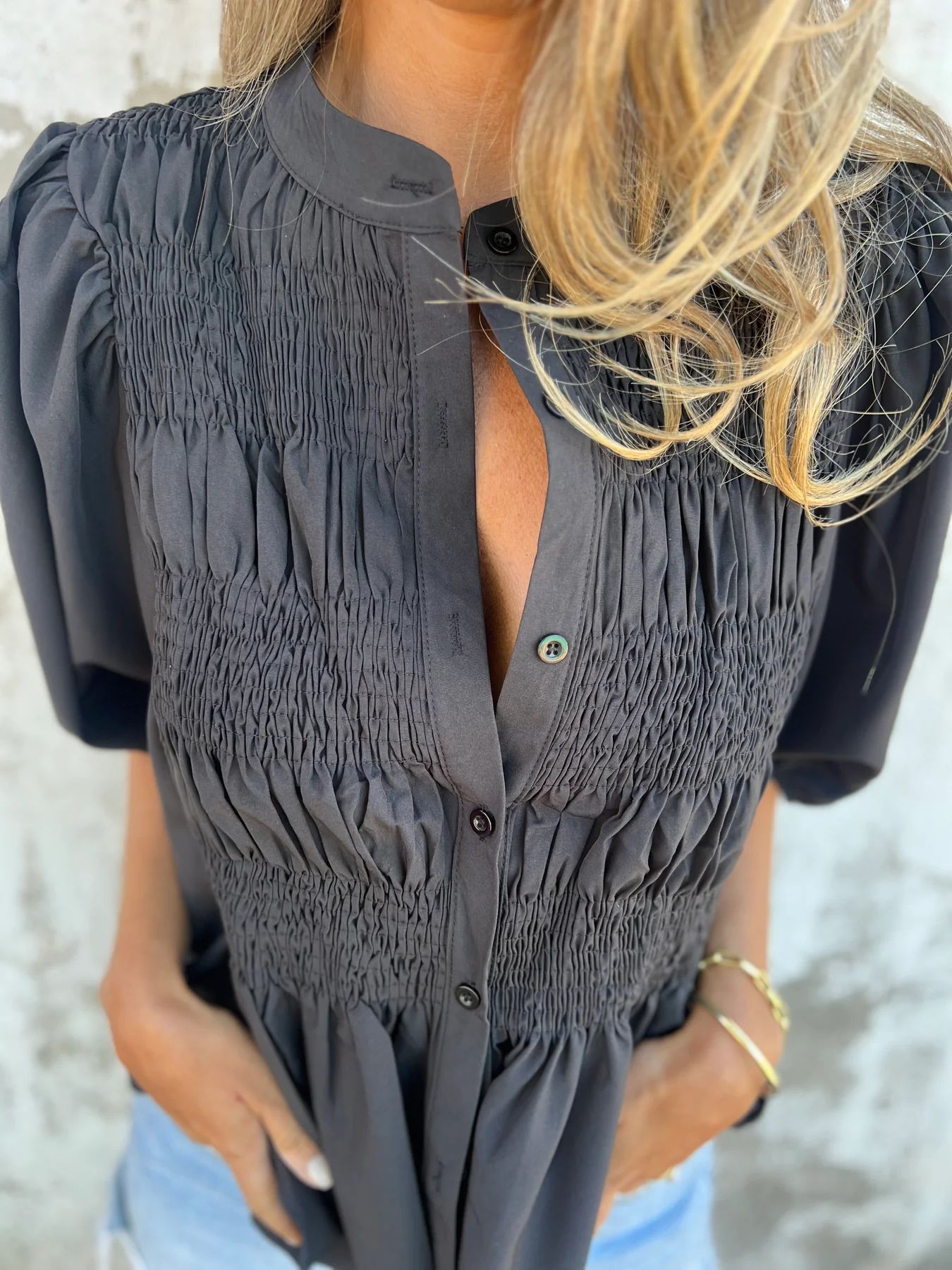 Pleated Button Short-sleeved top